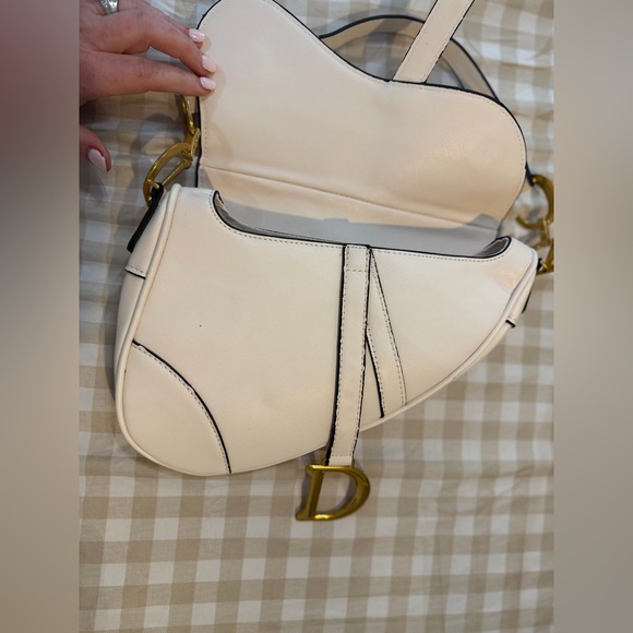 Cream Shoulder Bag saddle bag with Gold Accents- 🪞 - Picture 4 of 7